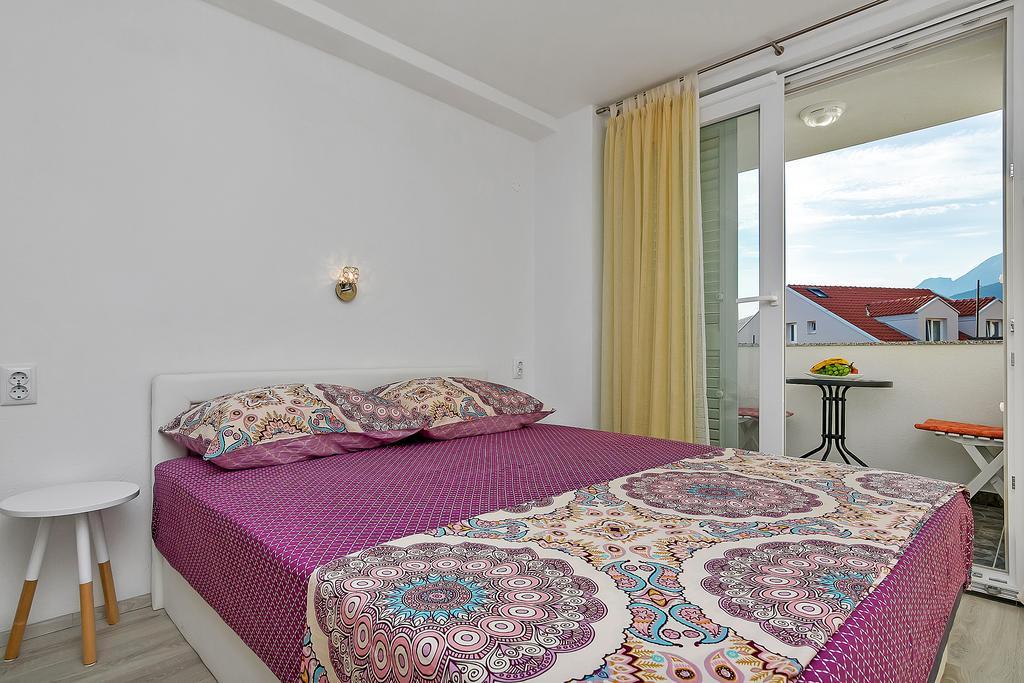 Guesthouse Josko Makarska Exterior photo