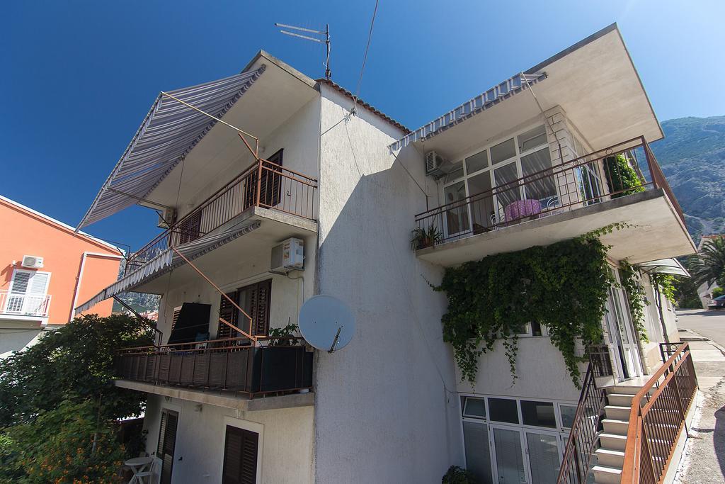 Guesthouse Josko Makarska Exterior photo