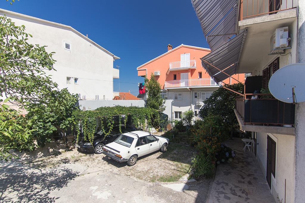Guesthouse Josko Makarska Exterior photo